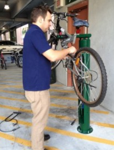Foto Bicycle Repair Station and Air Pump de Talleres de Reparación de Bicicletas en Tampa FL - Galería de ListasLocales.com