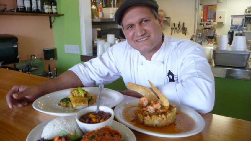 Foto Old San Juan Restaurant de Restaurantes Puertorriqueños en Los Angeles CA - Galería de ListasLocales.com