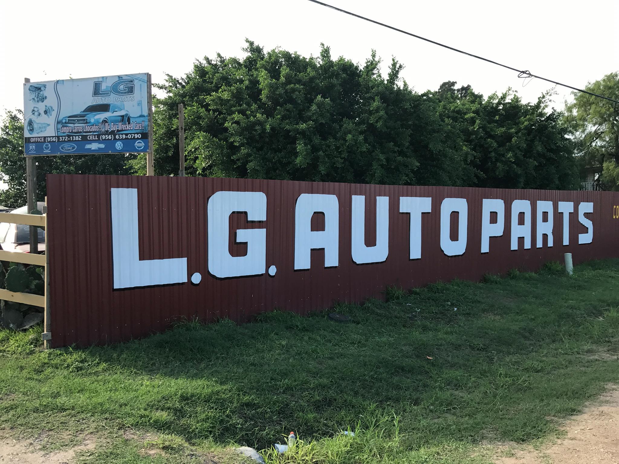 LG Auto Parts we buy junk cars! Logo